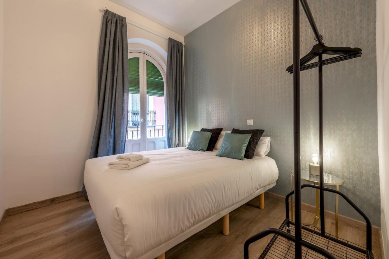 3 Bedrooms 1 Bathroom Furnished - Lavapies- Mintystay Madrid Exterior photo