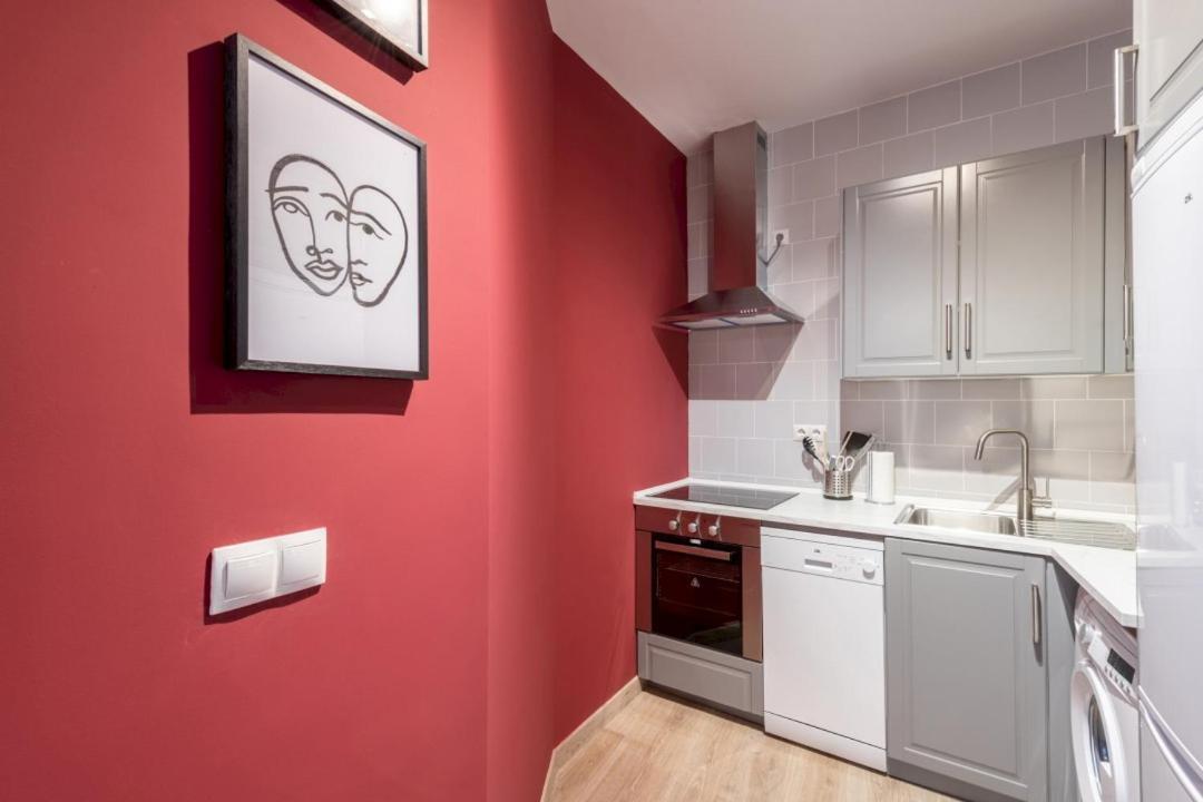 3 Bedrooms 1 Bathroom Furnished - Lavapies- Mintystay Madrid Exterior photo