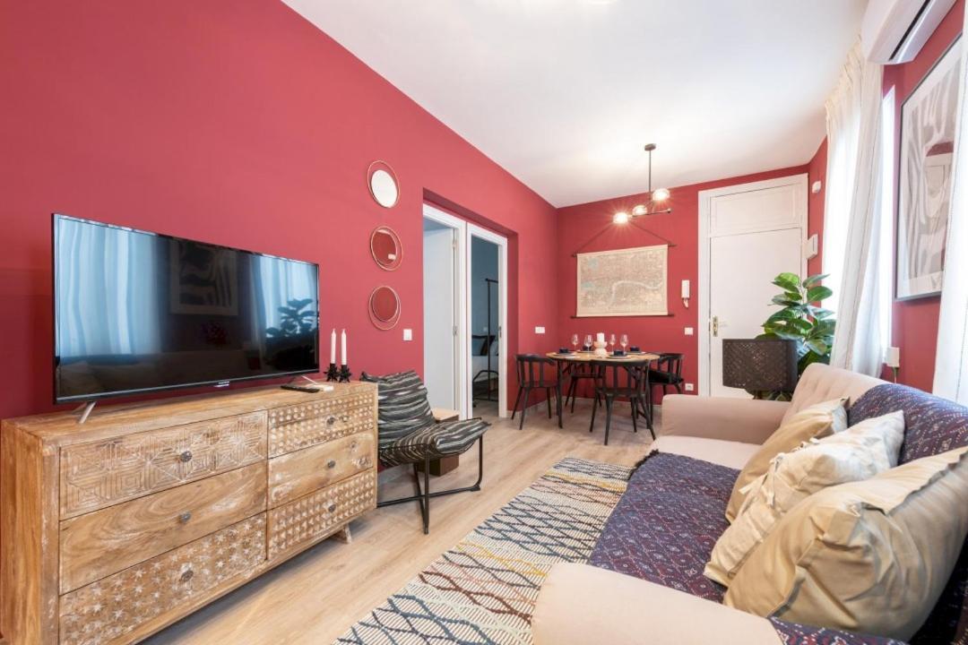 3 Bedrooms 1 Bathroom Furnished - Lavapies- Mintystay Madrid Exterior photo